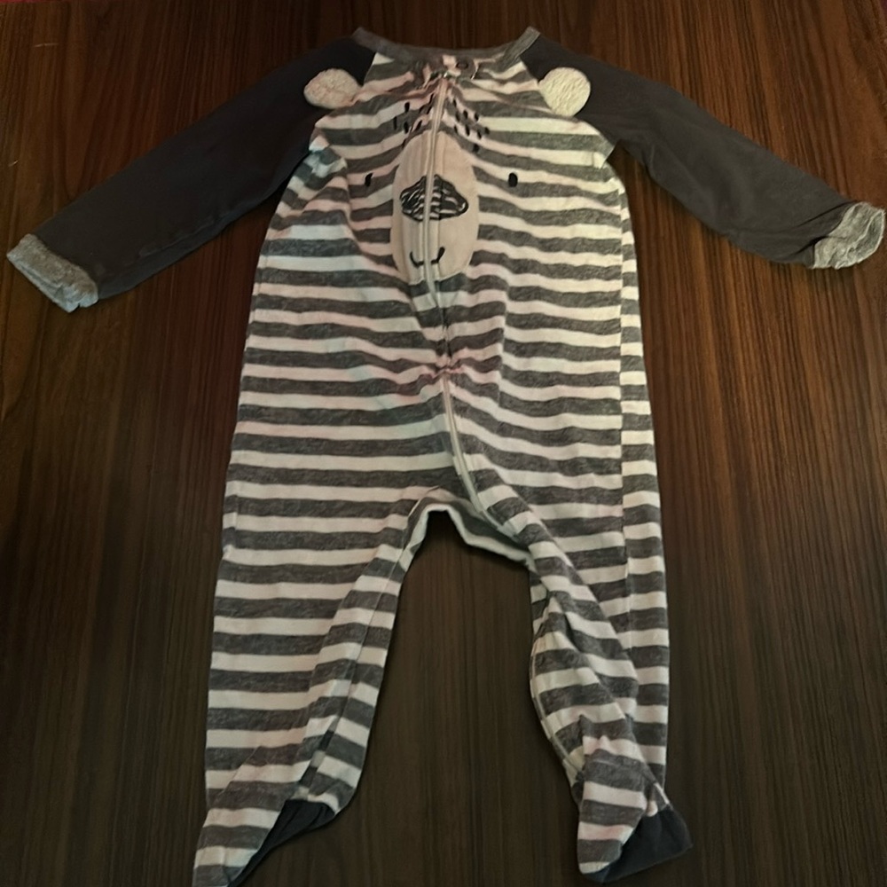 🛍️ (3 for $15) 3-6 Month Baby Zip Up Gerber Sleeper